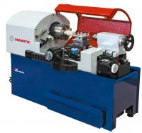 Станок токарный с числовым программным управлением, оснащенный щитком- экраном из оргстекла