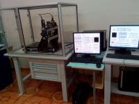 Станок фрезерный с числовым программным управлением, оснащенный щитком- экраном из оргстекла